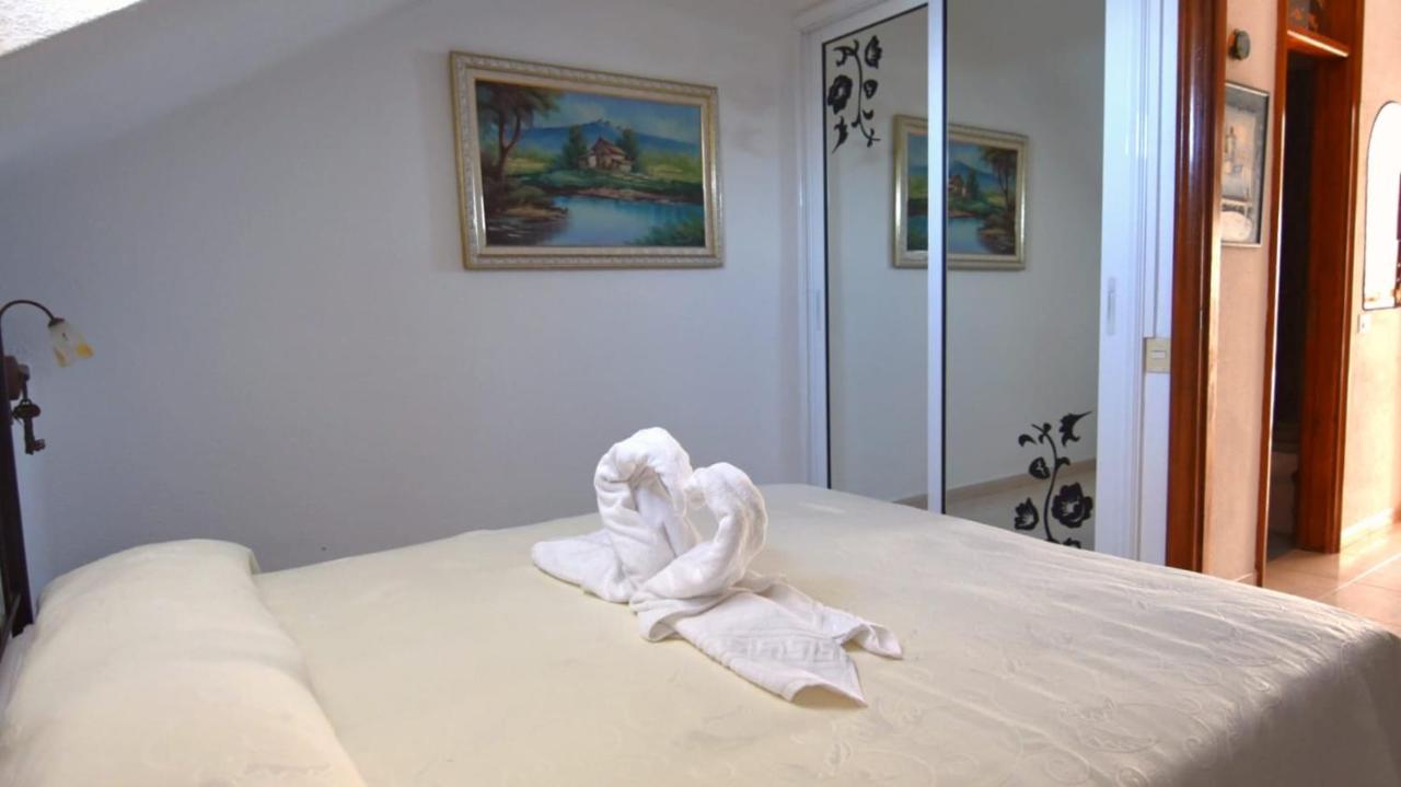 Casa Nicole Parque Santiago 2 Apartment Арона Екстериор снимка