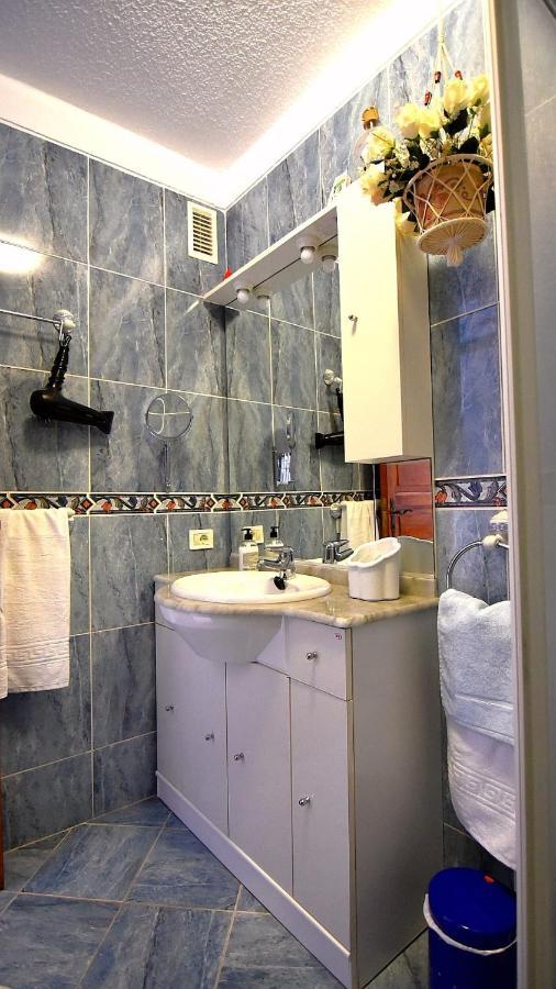 Casa Nicole Parque Santiago 2 Apartment Арона Екстериор снимка